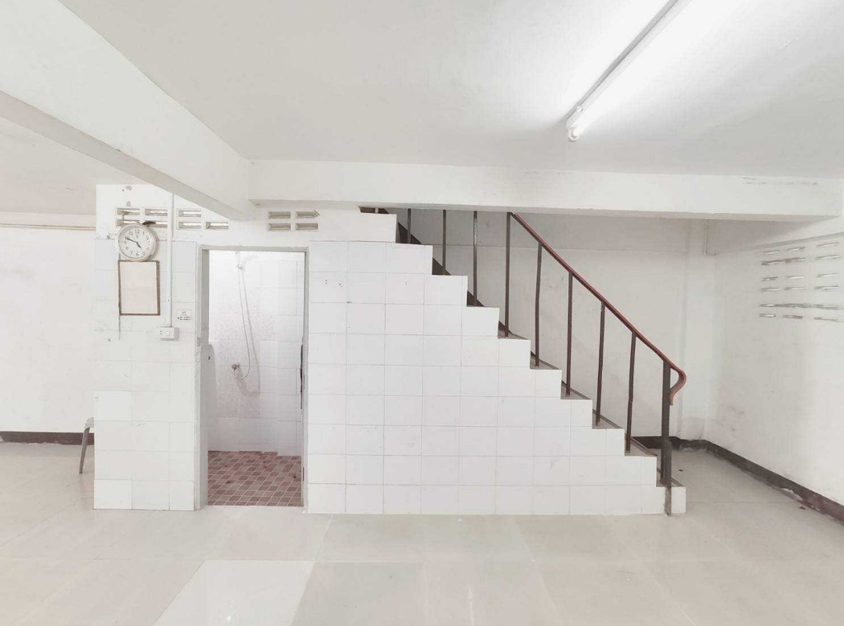 For SaleShop HouseBang kae, Phetkasem : Building for sale, commercial building, 3 and a half floors, Soi Phetkasem 48, Intersection 45, area 16 sq m, to fill the area of ​​Bangkok, Phasi Charoen.