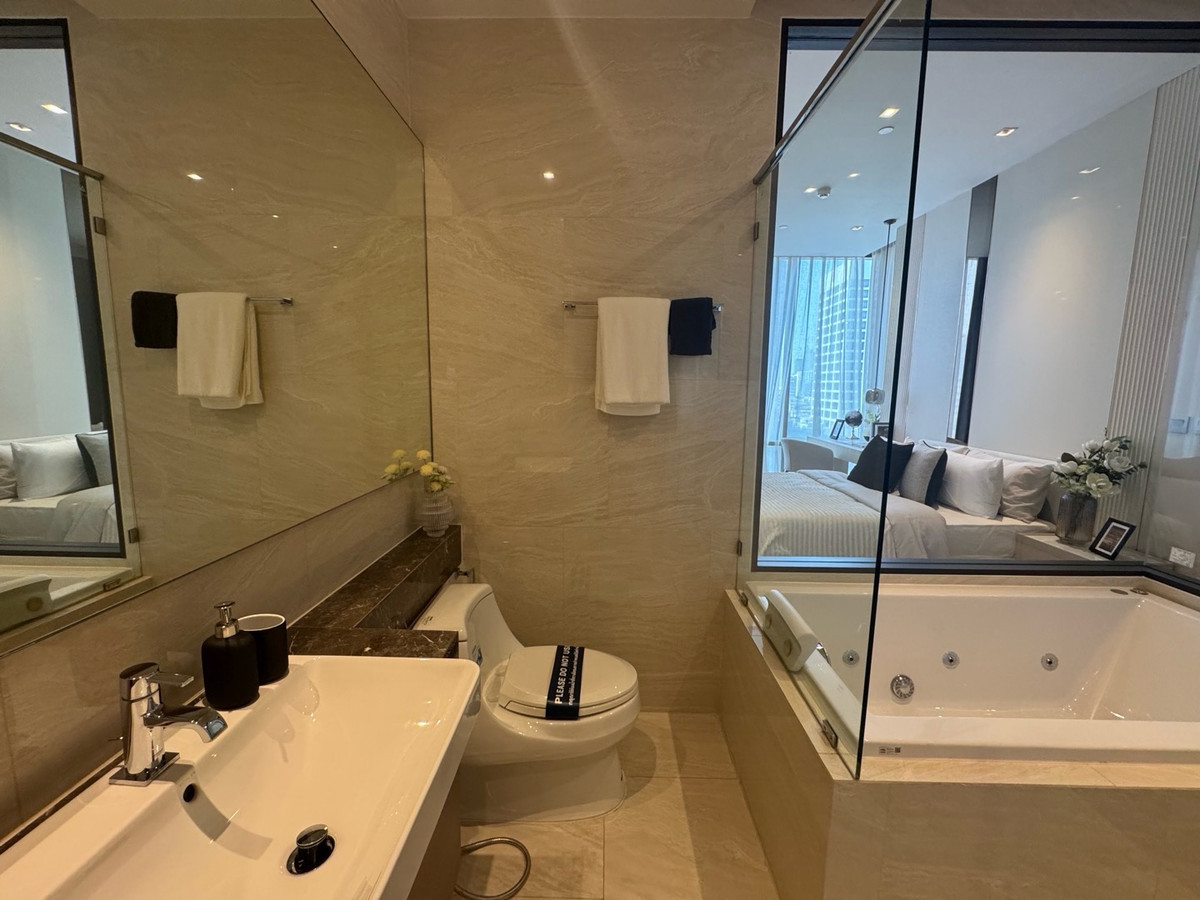 ขายคอนโดสีลม ศาลาแดง บางรัก : ด่วน ราคาพิเศษ พร้อมเฟอร์ตามรูป Ashton Silom ราคา 9.33 ล้านบาท ติดต่อ 0869017364