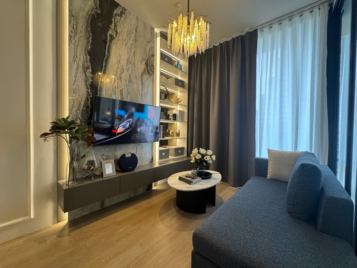 ขายคอนโดสีลม ศาลาแดง บางรัก : ขายห้อง ชั้นสูง พร้อมเฟอร์ ตามรูป Ashton Silom ราคา 11.17 ล้านบาท ติดต่อ 0869017364