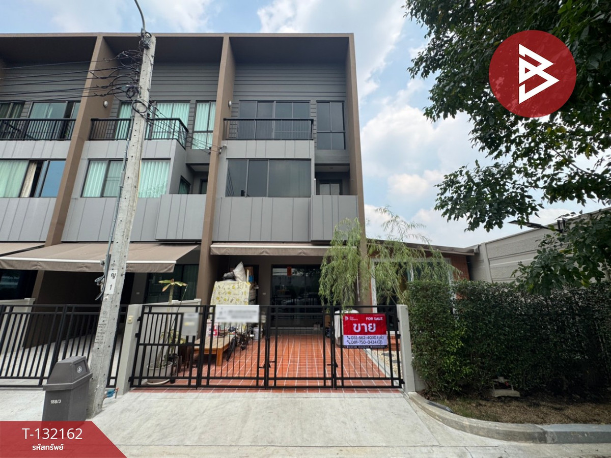 For SaleTownhomeNonthaburi, Bang Yai, Bangbuathong : Townhome for sale, Baan Klang Muang project, Ratchaphruek, Bang Kruai, Nonthaburi.