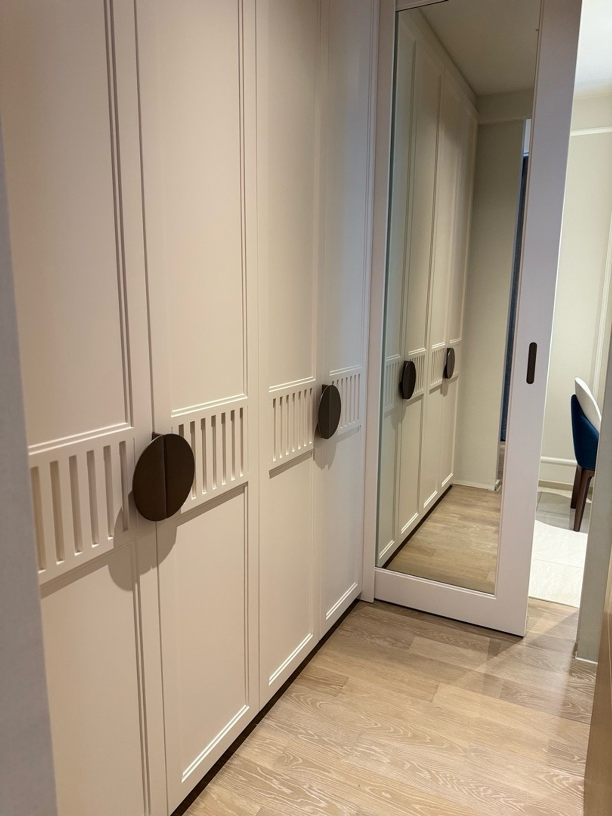 ขายคอนโดสีลม ศาลาแดง บางรัก : ขายห้อง ชั้นสูง พร้อมเฟอร์ ตามรูป Ashton Silom ราคา 11.17 ล้านบาท ติดต่อ 0869017364