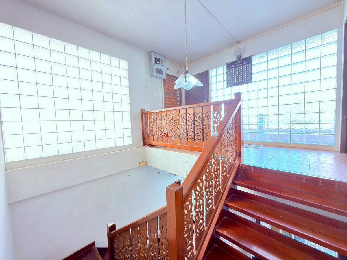 For SaleHouseSukhumvit, Asoke, Thonglor : Single house for sale, 49 sq m., Sukhumvit Soi 49/14, Khlong Tan Nuea Subdistrict, Watthana District, Bangkok, price 15,000,000 baht.