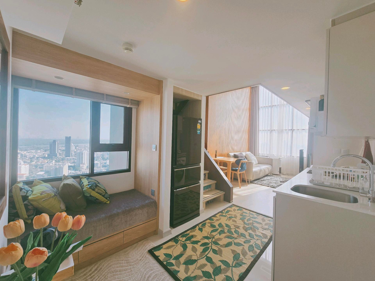 For SaleCondoSathorn, Narathiwat : Luxury condo for sale 2b1b in the heart of Sathorn, special type, large corner room, hidden in the project, price only 8.xx