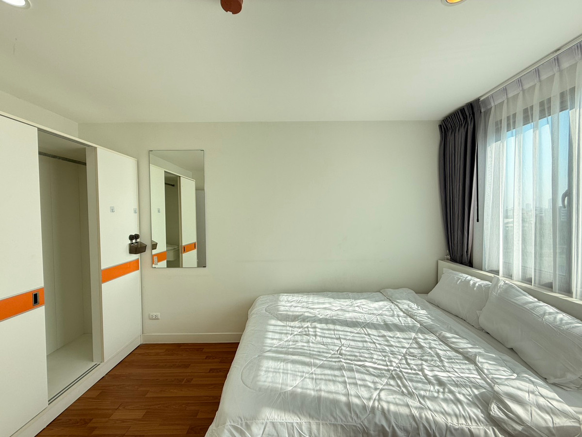 For RentCondoBangna, Bearing, Lasalle : For Rent: Vogue Place Sukhumvit 107 (BTS Bearing)  Big Room