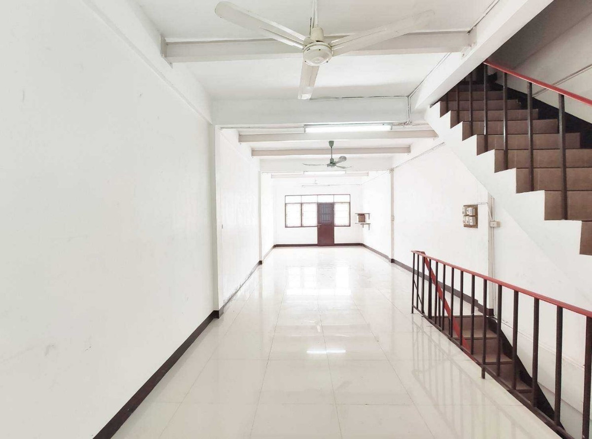 For SaleShop HouseBang kae, Phetkasem : Building for sale, commercial building, 3 and a half floors, Soi Phetkasem 48, Intersection 45, area 16 sq m, to fill the area of ​​Bangkok, Phasi Charoen.