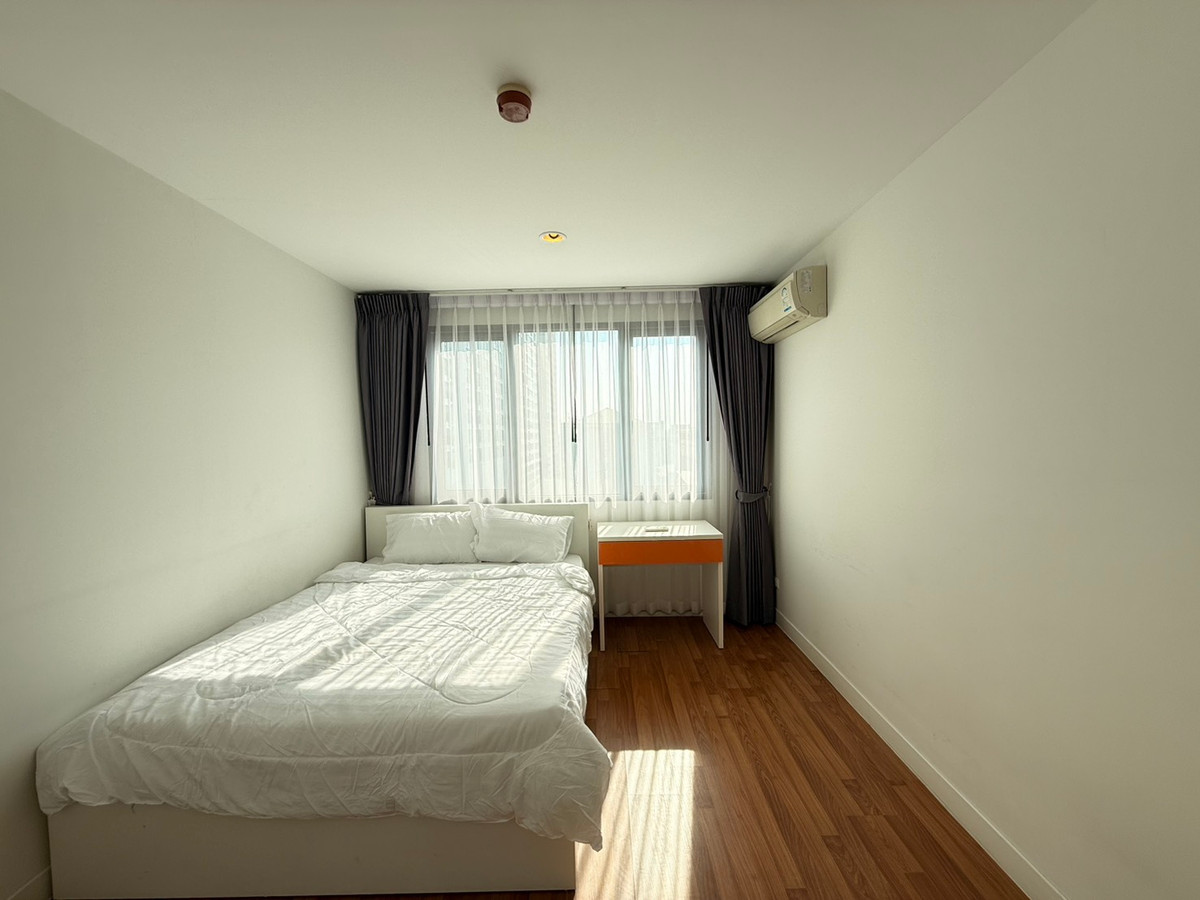 For RentCondoBangna, Bearing, Lasalle : For Rent: Vogue Place Sukhumvit 107 (BTS Bearing)  Big Room