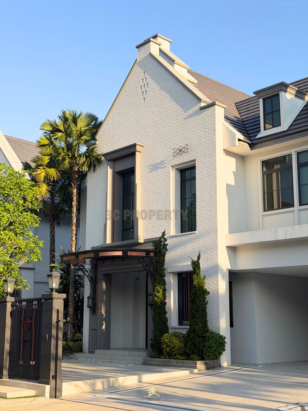 For SaleHousePattanakan, Srinakarin : Luxurious mansion with every private swimming pool: Nantawan Pool Viila Rama 9 - Krungthep Kreetha New Road: 🔺Starting at 100 million baht.