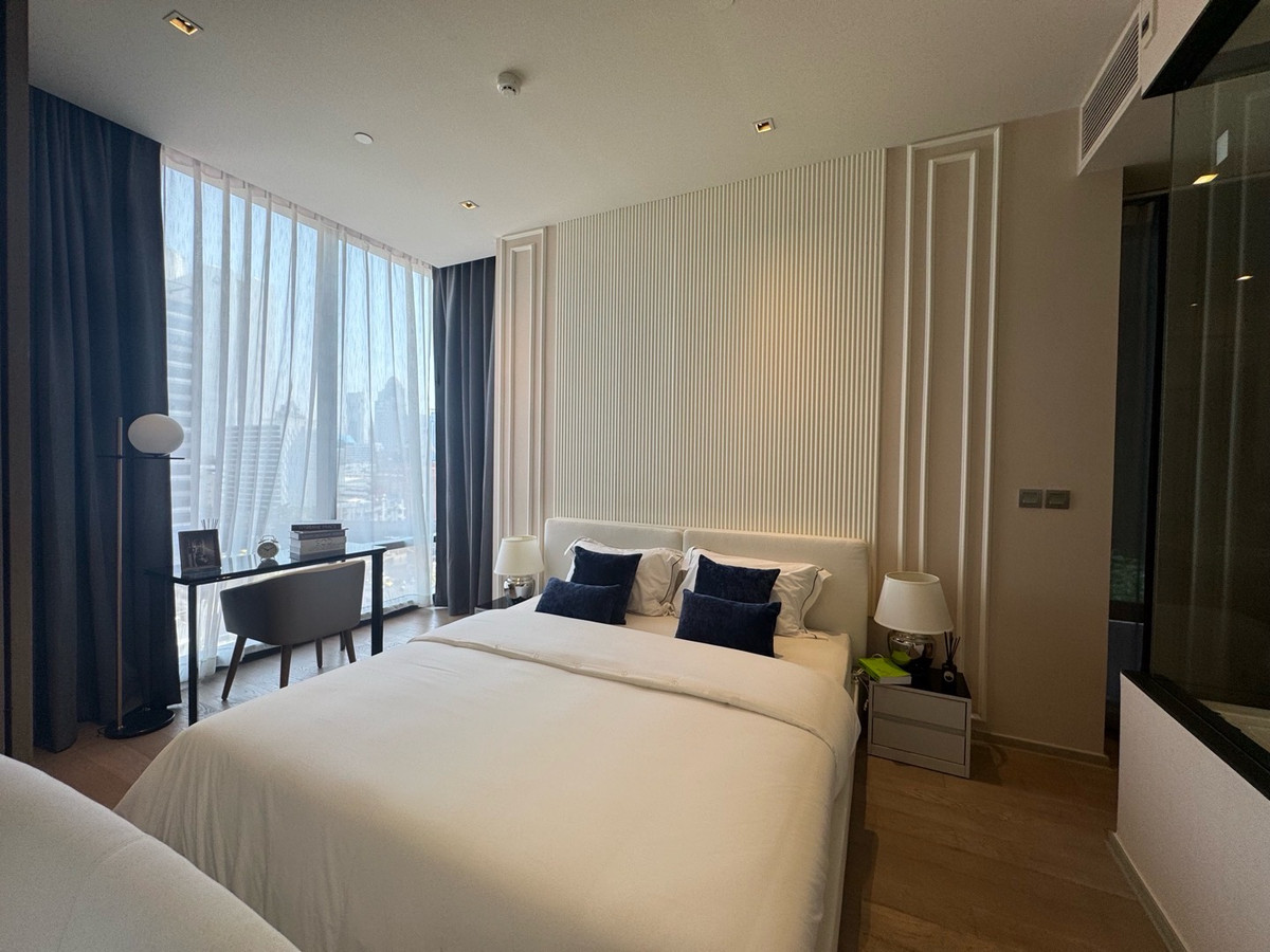 ขายคอนโดสีลม ศาลาแดง บางรัก : Hot Deal ราคาพิเศษ 1 ห้องนอน ขนาดใหญ่ Ashton Silom ราคา 9.33 ล้านบาท พร้อมเฟอร์ ติดต่อ 0869017364