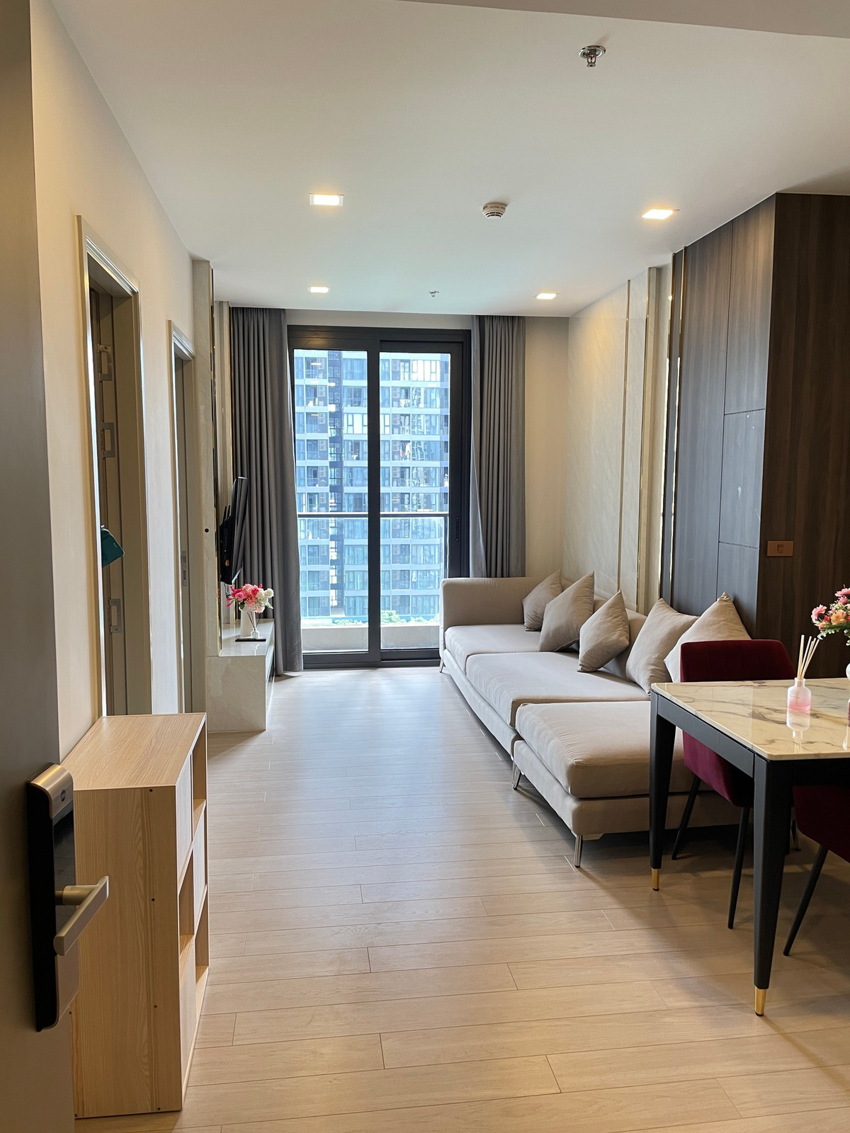 For RentCondoRama9, Petchburi, RCA : One9Five Asoke-Rama 9 | Luxury condo in the heart of Rama 9.