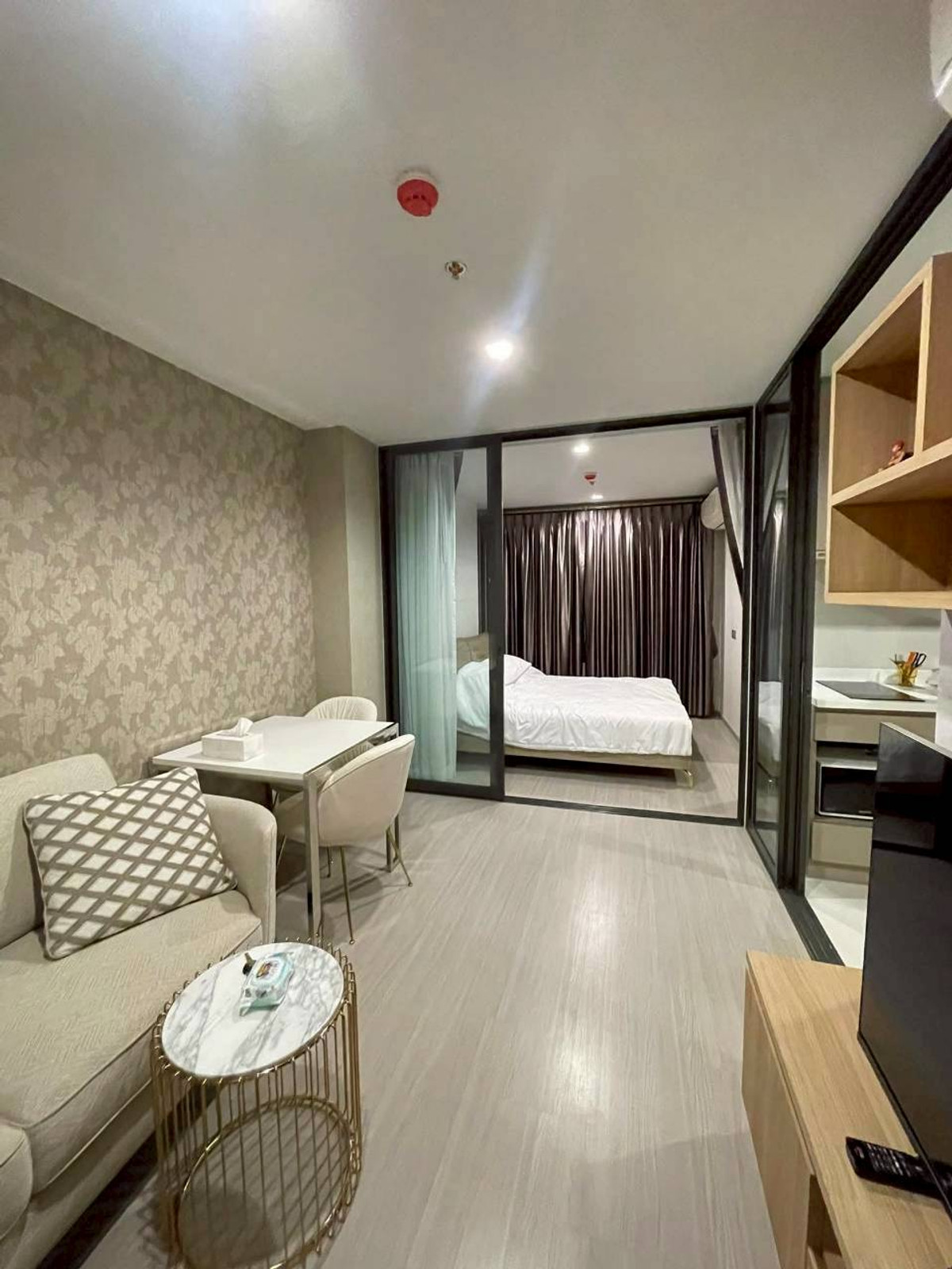 ให้เช่าคอนโดลาดพร้าว เซ็นทรัลลาดพร้าว : ✅ LFPL113 ✅ Line : @p2nproperty