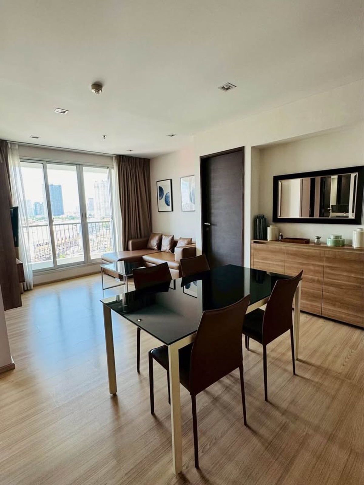 For RentCondoSathorn, Narathiwat : Rhythm Sathorn Condo, 2 bedrooms, 2 bathrooms, size 66.37 sq m., 10th floor, fully furnished, Chao Phraya River view. Ready to move in, near BTS Saphan Taksin.