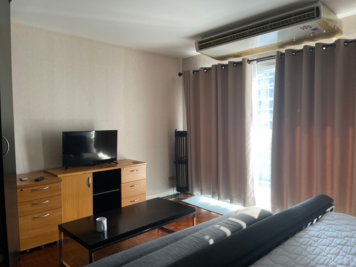 For RentCondoSilom, Saladaeng, Bangrak : Silom Suite Room for Rent (Sathorn 12)