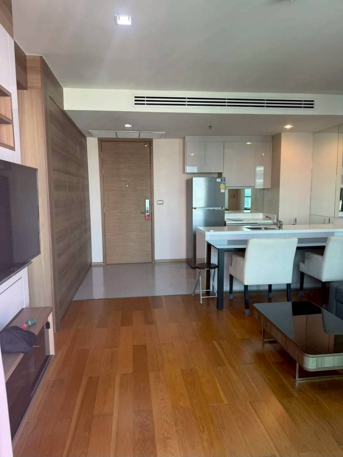 For RentCondoSathorn, Narathiwat : ✅ DADS112 ✅ Line : @p2nproperty