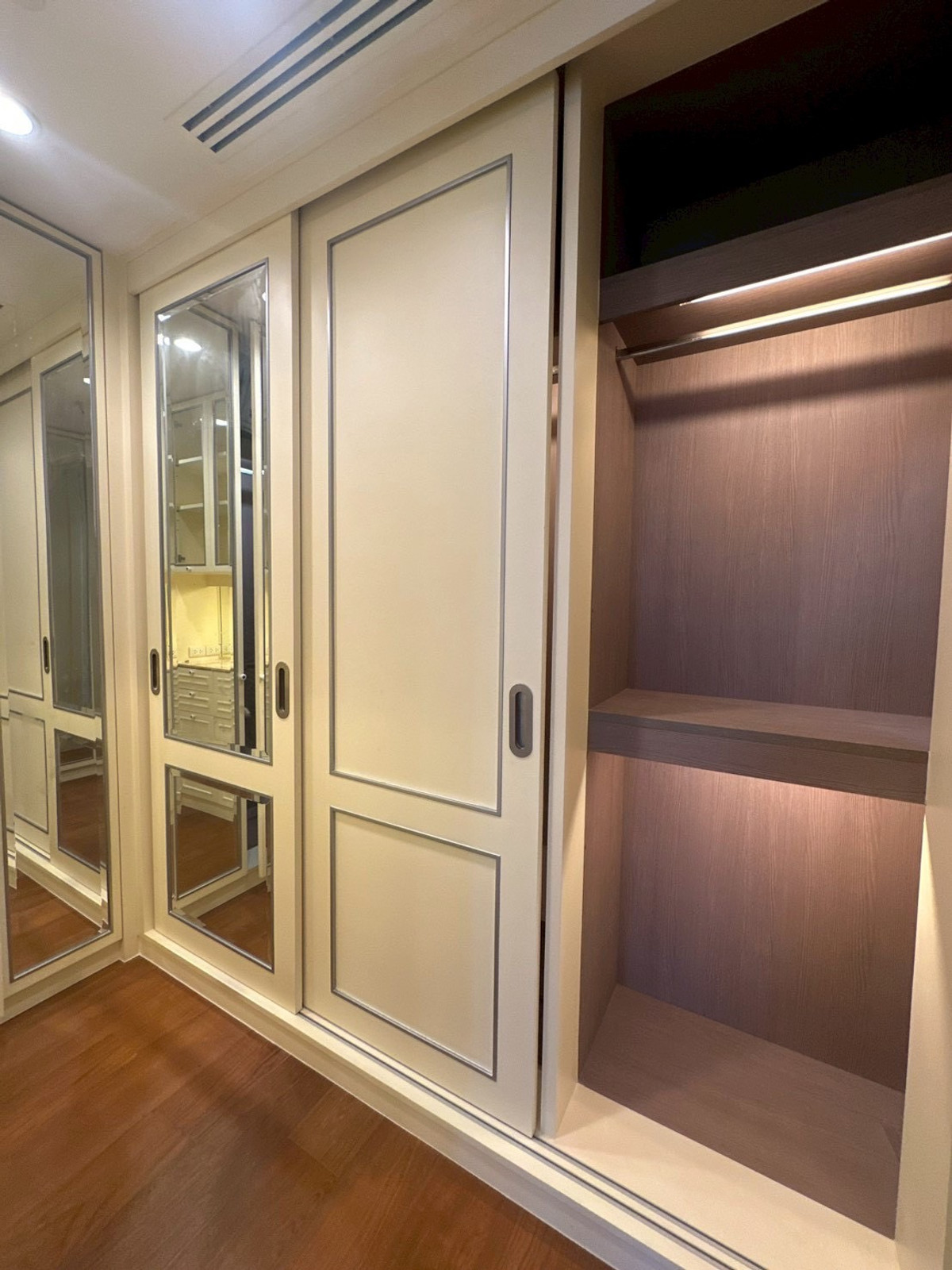 For RentCondoWitthayu, Chidlom, Langsuan, Ploenchit : 🏠✨ 185 Rajadamri | 1 Bedroom for Rent (HBH-ST-116)