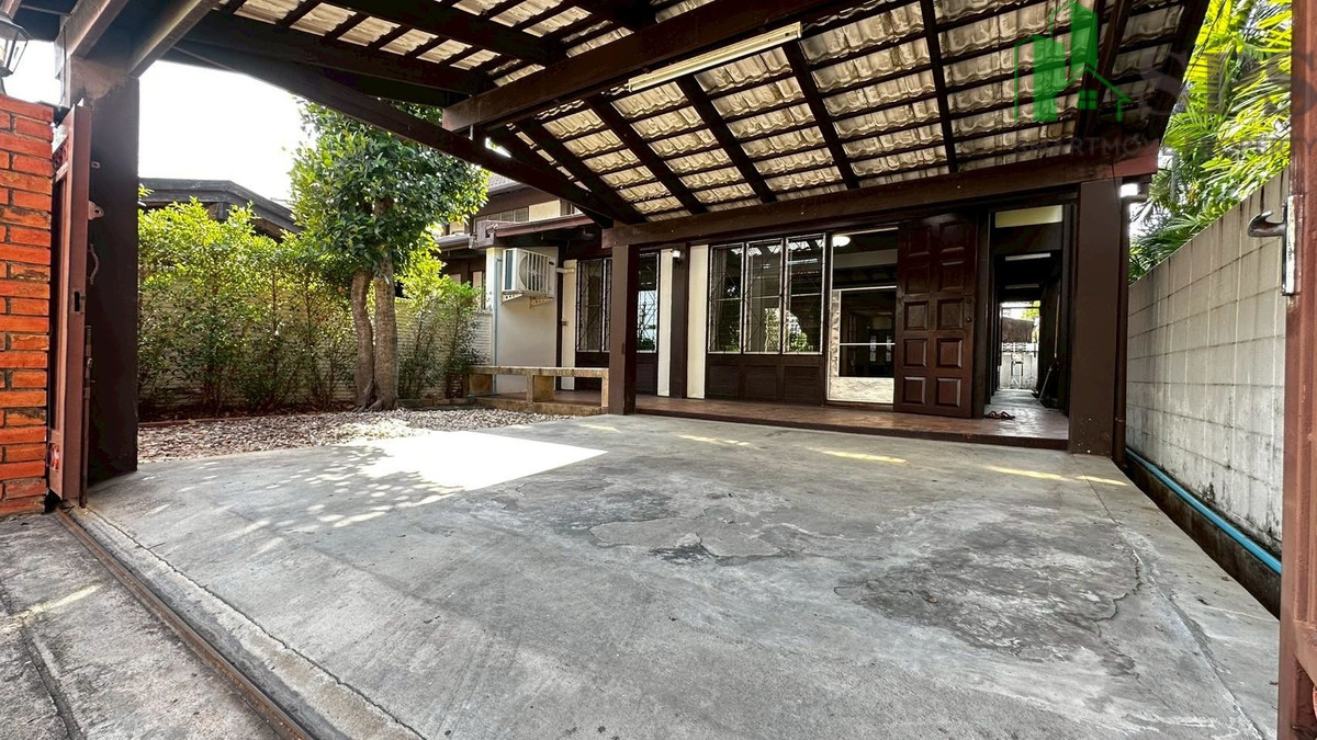 For RentHouseOnnut, Udomsuk : For rent Single house in Sukhumvit 71 Phrakanong pet friendly ( SPSEVE1648  )