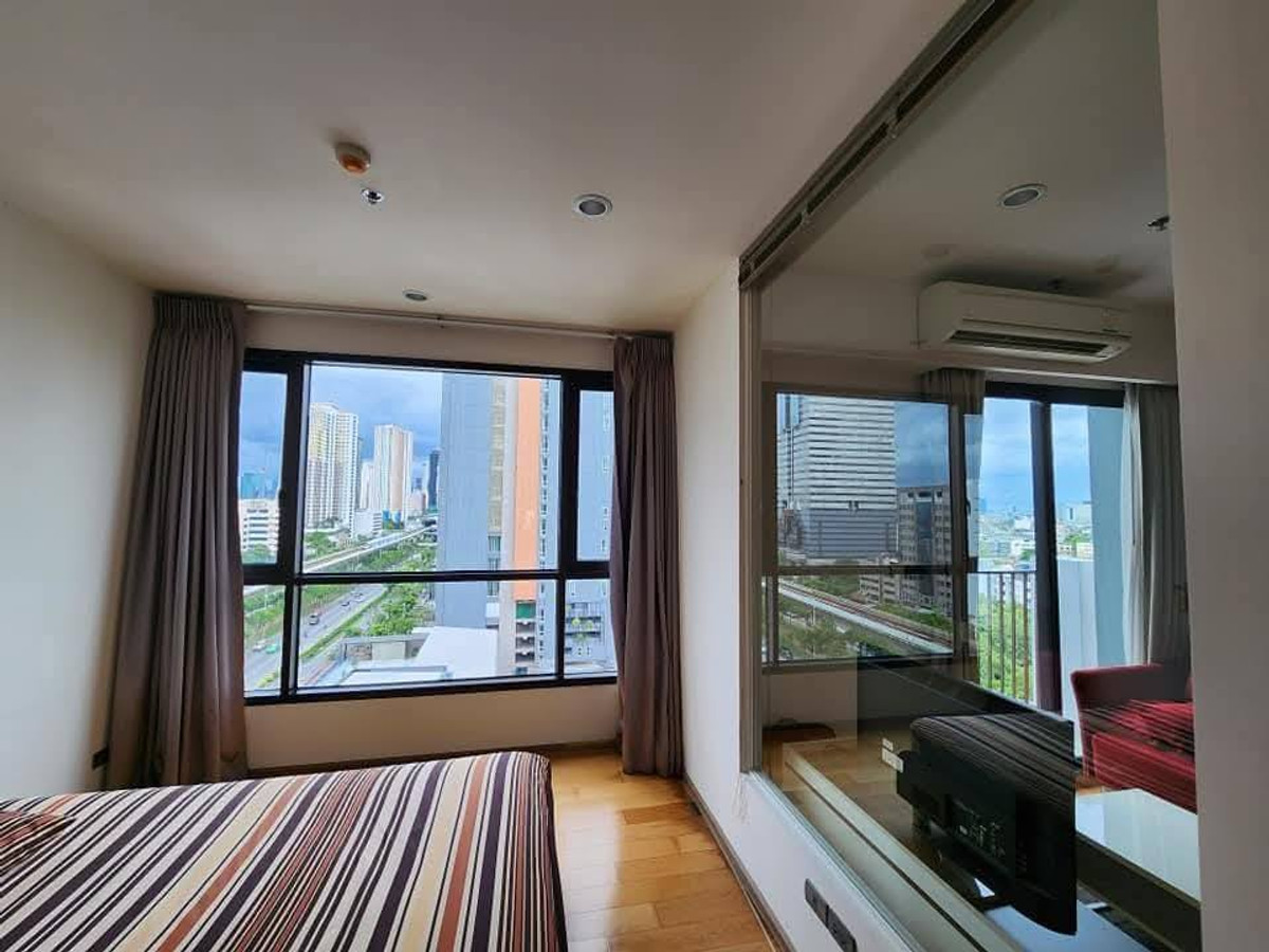 For RentCondoWongwianyai, Charoennakor : Fuse Sathorn Taksin next to BTS Wongwian Yai, available and ready for rent.