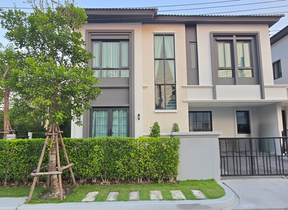 For SaleHouseSamut Prakan,Samrong : 🔥🔥 FOR SALE 🔥🔥🔥 𝑮𝒓𝒂𝒏𝒅𝒆 𝑷𝒍𝒆𝒏𝒐 𝑺𝒖𝒌𝒉𝒖𝒎𝒗𝒊𝒕-𝑩𝒂𝒏𝒈𝒏𝒂 🏡New house, corner plot 🚘 Parking for up to 4 cars 🛋️ Fully decorated, ready to move in!!