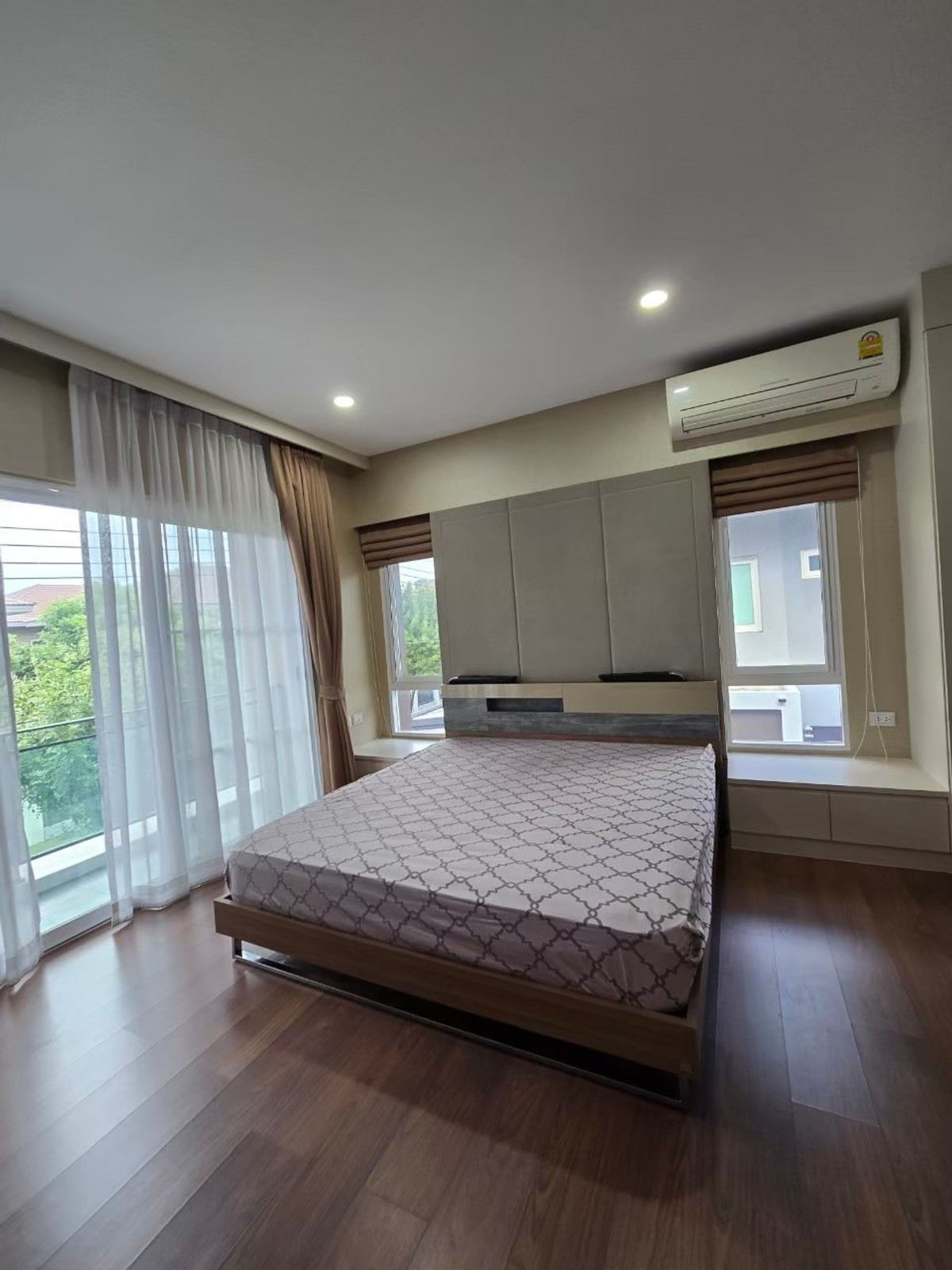 ขายบ้านบางนา แบริ่ง ลาซาล : คัดสรรสังคมคุณภาพ... เพื่อความเป็นส่วนตัวสูงสุดเพียง 99 ครอบครัวเท่านั้น