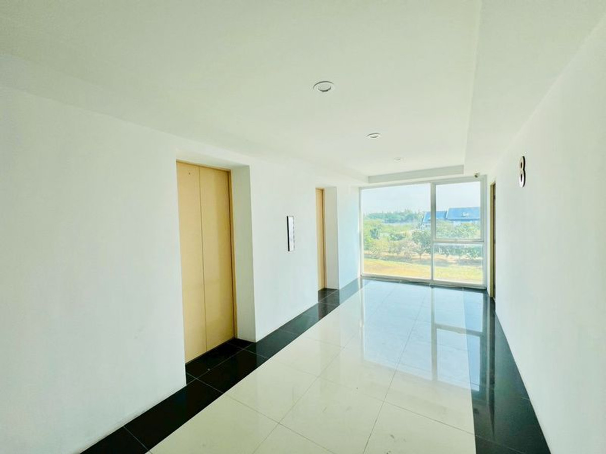 ขายกิจการโรงแรม & กิจการอพาร์ตเมนต์พัทยา บางแสน ชลบุรี สัตหีบ : ขายที่ดิน 2 ไร่ พร้อมกิจการคอนโดวิวทะเล 🌊 200 ห้อง 8 ชั้น  📍จอมเทียน สัตหีบ จ.ชลบุรี   #เปลี่ยนใบประกอบกิจการเป็นโรงแรมได้ ที่ดินผังสีแดง❤️  ใกล้ถนนสุขุมวิท 300 เมตร  ใกล้ทะเลจอมเทียน 700 เมตร 