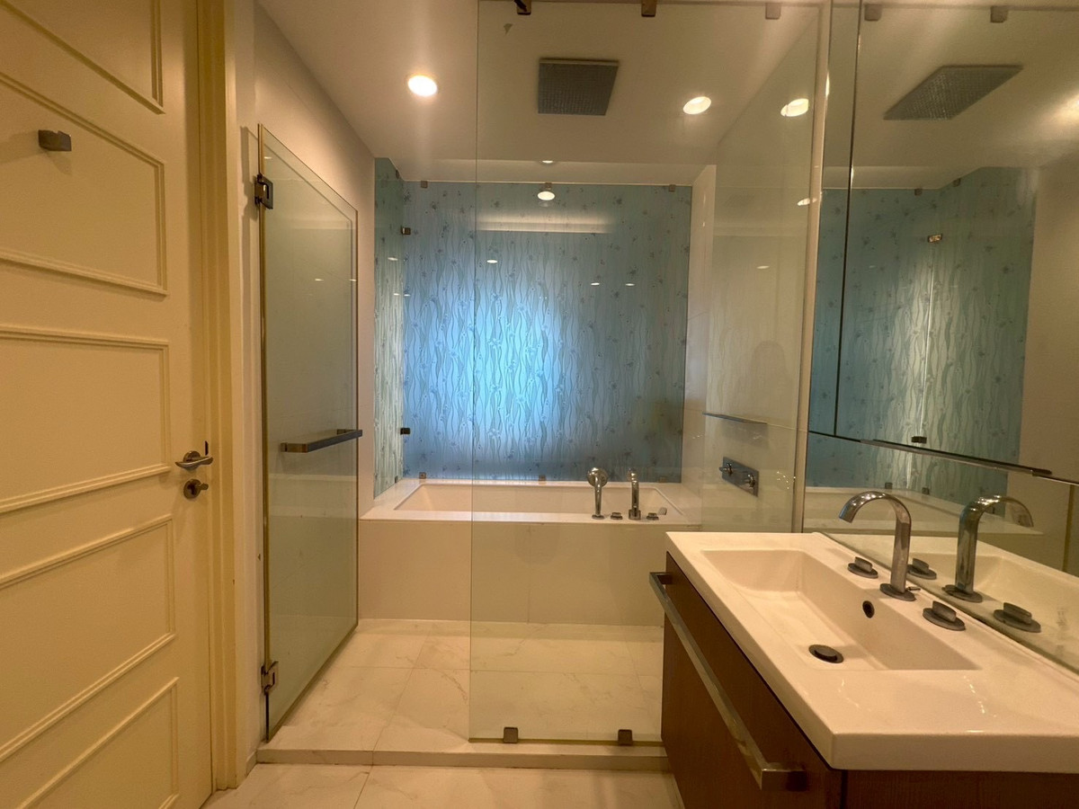 For RentCondoWitthayu, Chidlom, Langsuan, Ploenchit : 🏠✨ 185 Rajadamri | 1 Bedroom for Rent (HBH-ST-116)