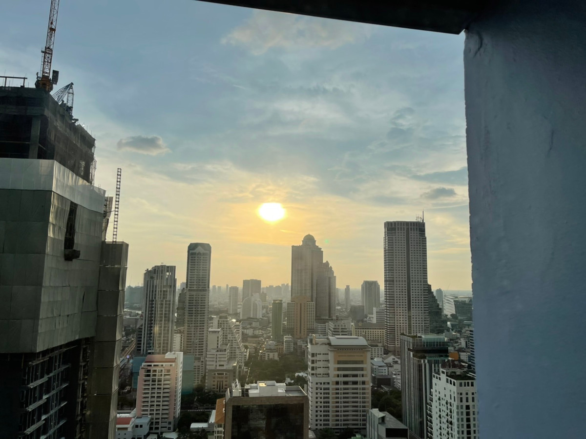 For RentCondoSilom, Saladaeng, Bangrak : Condo room for rent, Silom Suite (Sathorn 12)