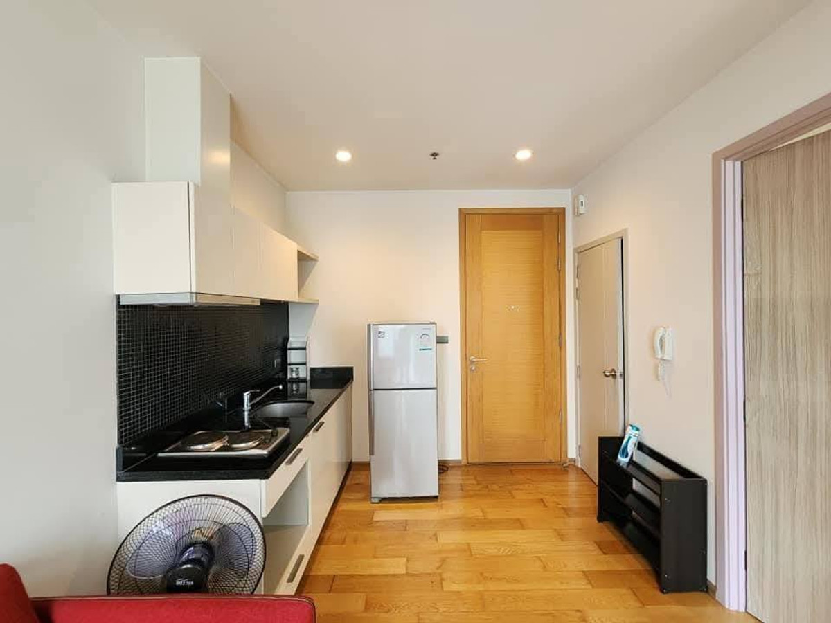 For RentCondoWongwianyai, Charoennakor : Fuse Sathorn Taksin next to BTS Wongwian Yai, available and ready for rent.