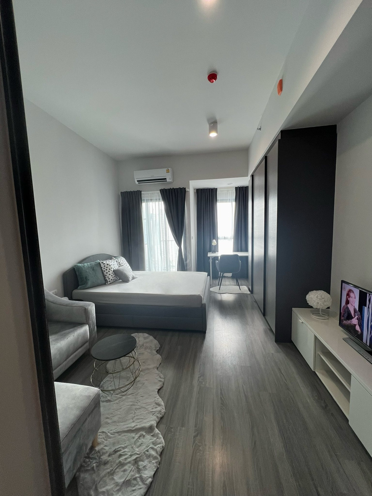 ให้เช่าคอนโดสยาม จุฬา สามย่าน : ห้องว่างพร้อมเข้าอยู่ Ideo Chula Samyan  Studio 28 sq.m. ชั้นสูง 20+ ด่วน! 24k / month