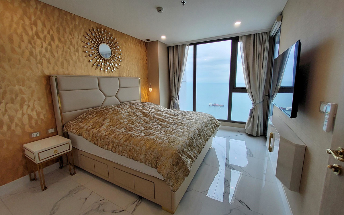 For SaleCondoPattaya, Bangsaen, Chonburi : The best room on the 41st floor is very hard to find. It's only been released once in a while (Co-Ag accepted).
