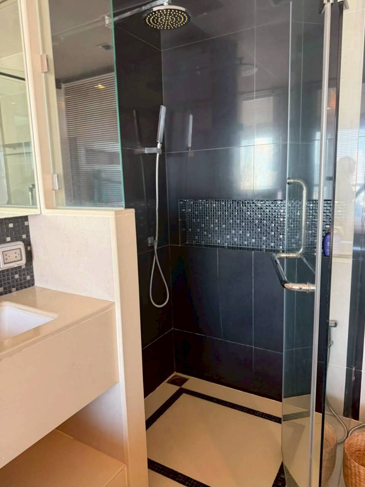 For RentCondoSathorn, Narathiwat : ✅ DADS112 ✅ Line : @p2nproperty