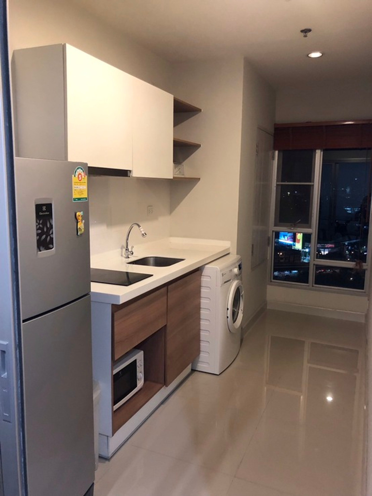 ขายคอนโดรัตนาธิเบศร์ สนามบินน้ำ พระนั่งเกล้า : 💖💖ขาย ราคาถูก Centric Tiwanon Station / 2 ห้องนอน 2 ห้องน้ำ มี ระเบียง ราคาเพียง 4.1 ล้านบาท// สนใจสอบถามได้นะคะ  LINE  ID = atfirm2010  💖💖