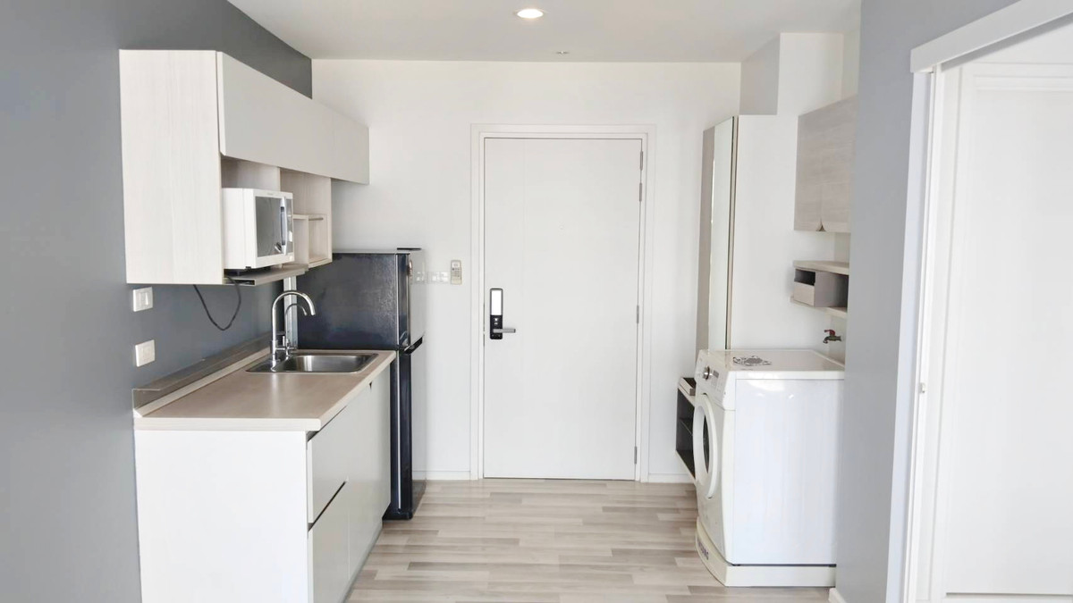 ขายคอนโดพัฒนาการ ศรีนครินทร์ : ขาย 1 ห้องนอน ชั้น 8 วิวสระว่ายน้ำ เดอะคีย์ อุดมสุข