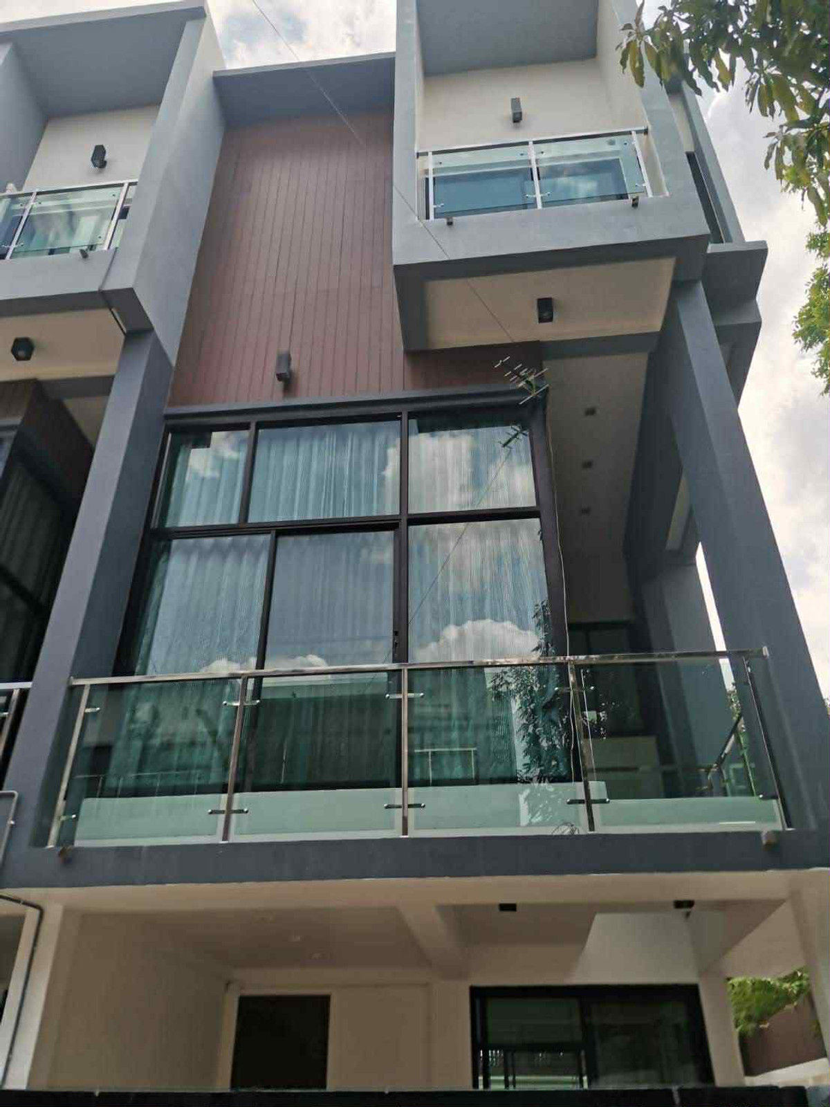 For SaleTownhomeKhon Kaen : Urgent sale, The Flex Town Home, good price.
