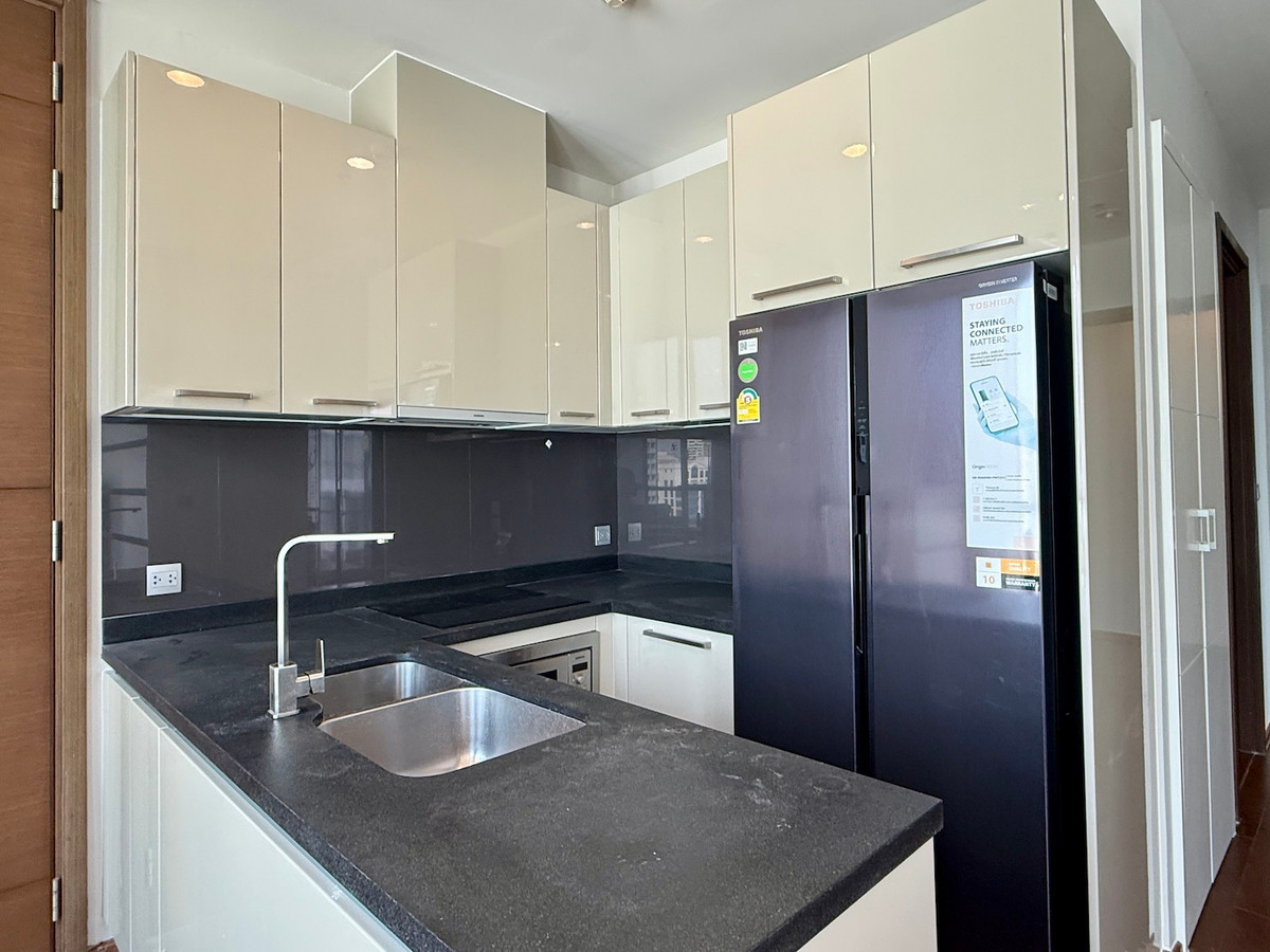 ให้เช่าคอนโดสุขุมวิท อโศก ทองหล่อ : คอนโด 2 ห้องนอน อยู่ใจกลางทองหล่อ 