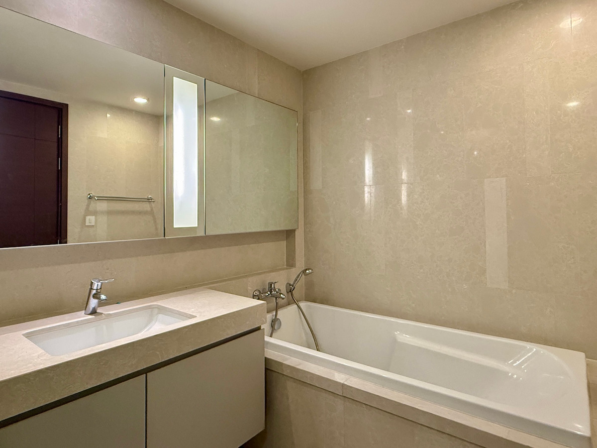 ให้เช่าคอนโดสุขุมวิท อโศก ทองหล่อ : คอนโด 2 ห้องนอน อยู่ใจกลางทองหล่อ 