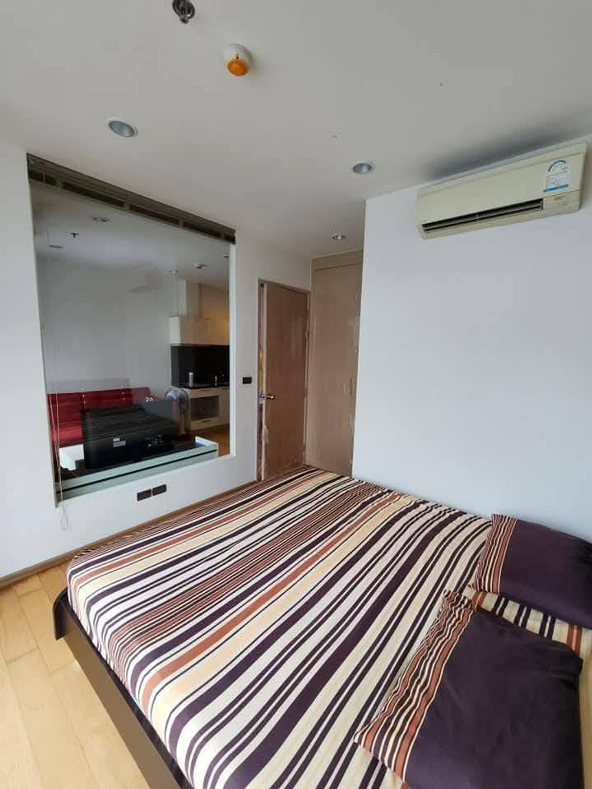 For RentCondoWongwianyai, Charoennakor : Fuse Sathorn Taksin next to BTS Wongwian Yai, available and ready for rent.