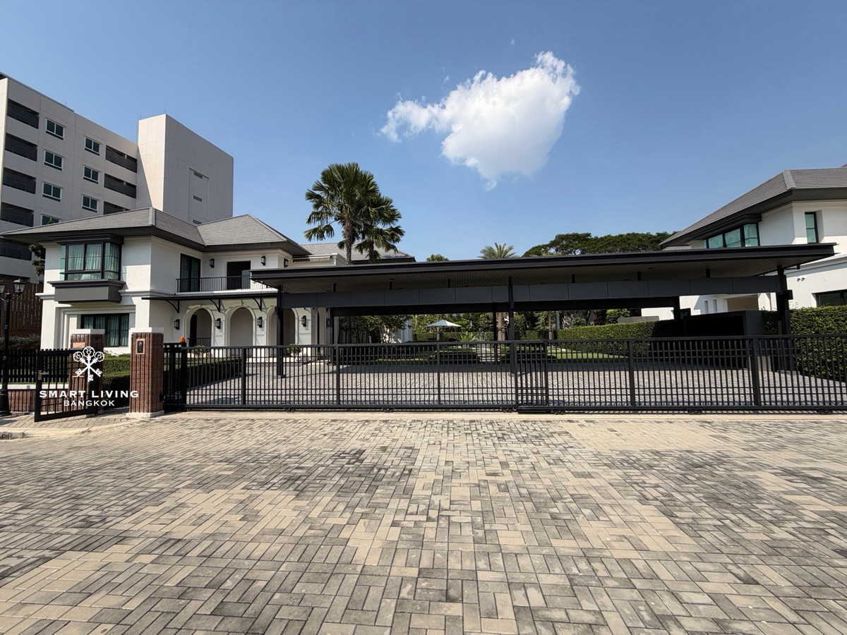 For SaleHouseChaengwatana, Muangthong : Luxury House with Private Lift and Swimming Pool at Nichada Onyx
A spacious detached house designed in elegant Art Deco style built with premium imported materials.
