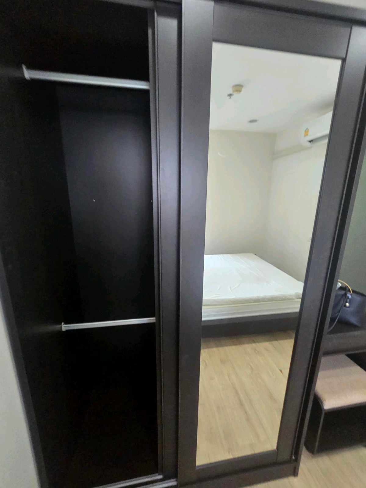 For RentCondoThaphra, Talat Phlu, Wutthakat : Newly renovated room, ready to move in‼️ Ideo Sathorn-Thapra 📍near BTS Pho Nimit