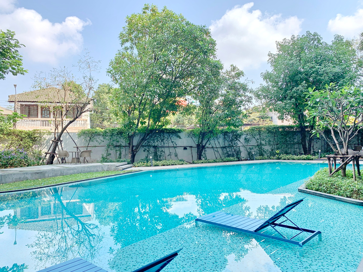 For SaleCondoPattanakan, Srinakarin : Sale 1 bedroom 8th floor pool view, The Key Udomsuk 