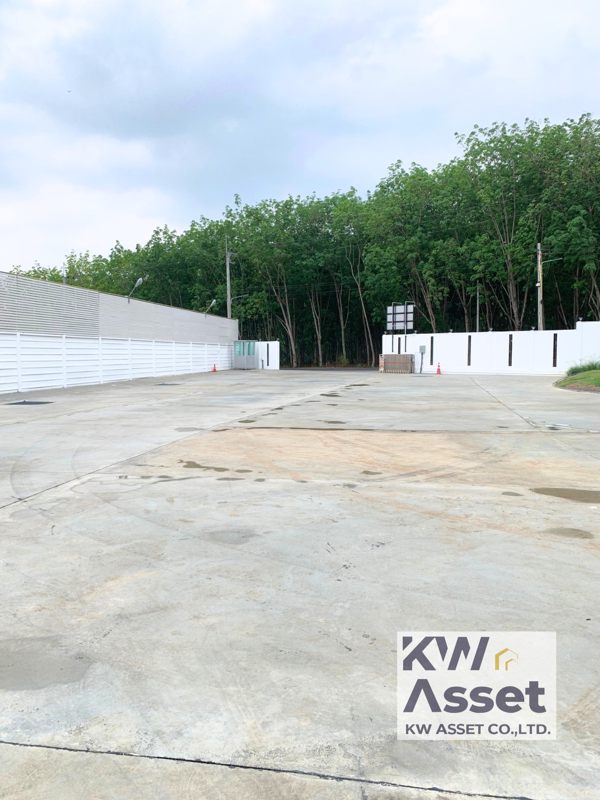 For SaleFactorySriracha Laem Chabang Ban Bueng : Factory for sale, 3,300 sq m., land 5-2-70 rai, has R.R. 106 📍Nong Irun, Ban Bueng, Chonburi 🟨Land layout yellow #KWASSET