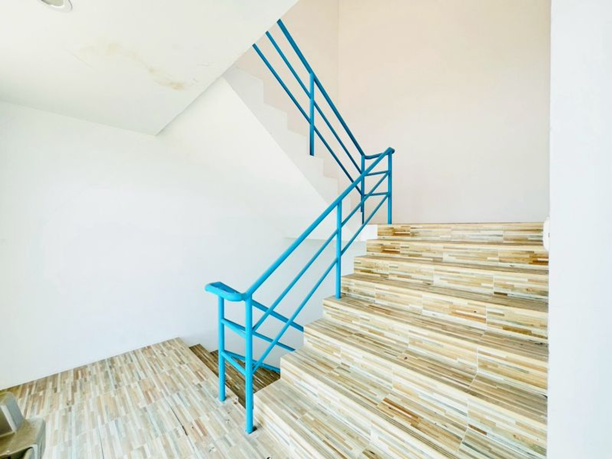 ขายกิจการโรงแรม & กิจการอพาร์ตเมนต์พัทยา บางแสน ชลบุรี สัตหีบ : ขายที่ดิน 2 ไร่ พร้อมกิจการคอนโดวิวทะเล 🌊 200 ห้อง 8 ชั้น  📍จอมเทียน สัตหีบ จ.ชลบุรี   #เปลี่ยนใบประกอบกิจการเป็นโรงแรมได้ ที่ดินผังสีแดง❤️  ใกล้ถนนสุขุมวิท 300 เมตร  ใกล้ทะเลจอมเทียน 700 เมตร 