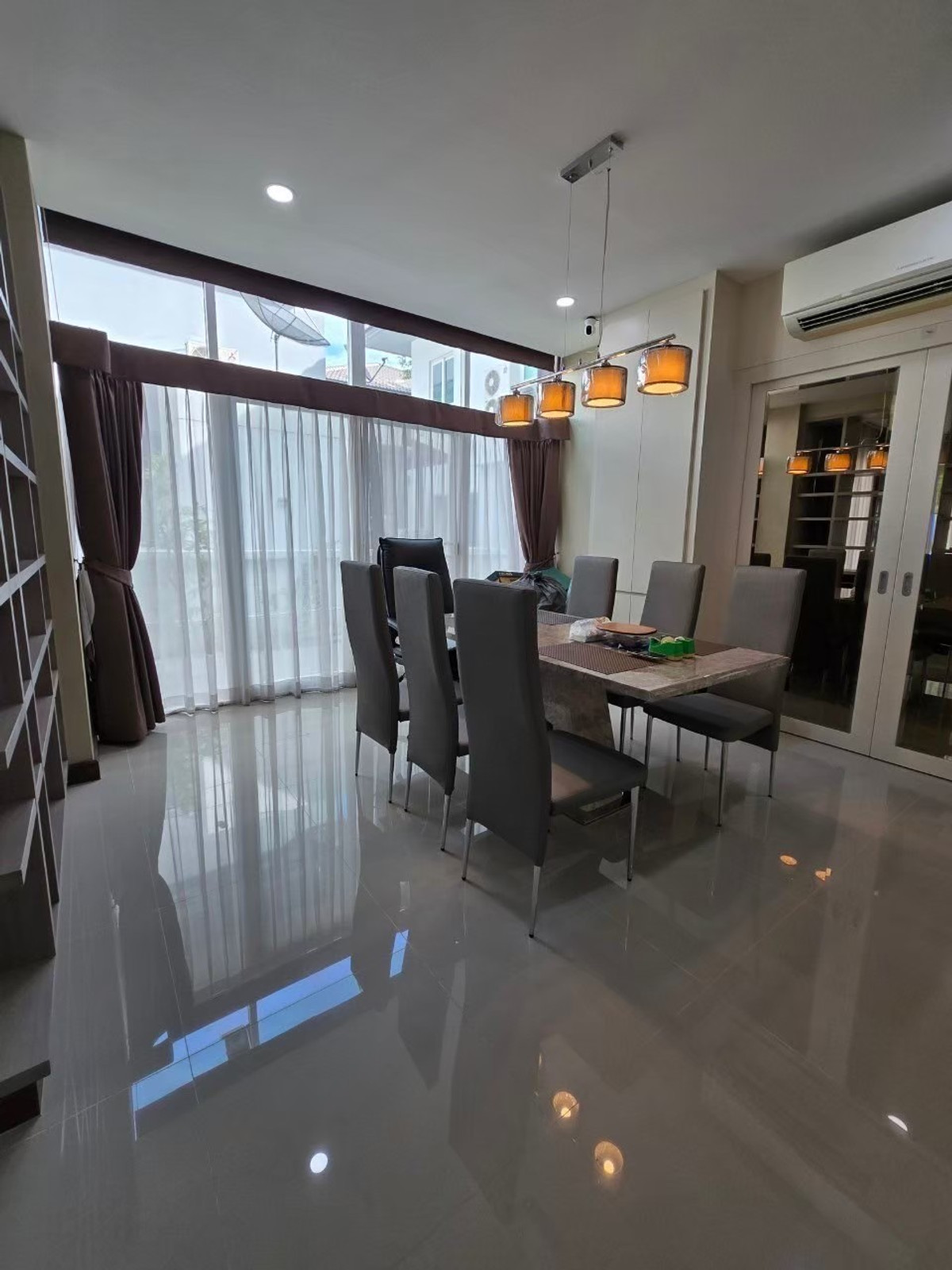 ขายบ้านบางนา แบริ่ง ลาซาล : คัดสรรสังคมคุณภาพ... เพื่อความเป็นส่วนตัวสูงสุดเพียง 99 ครอบครัวเท่านั้น