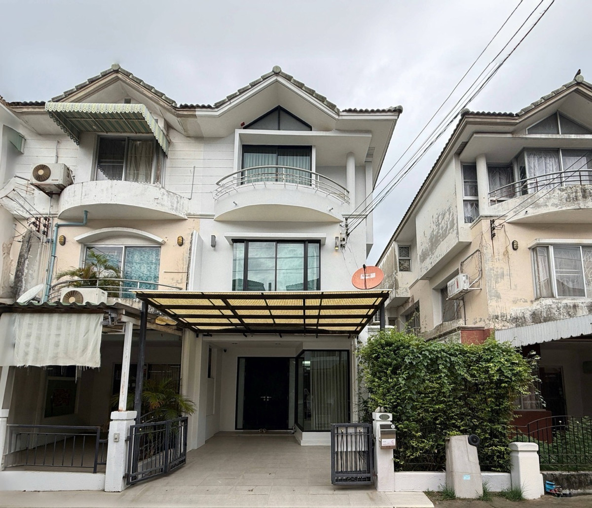 For SaleTownhomeRatchadapisek, Huaikwang, Suttisan : For sale📍 Supalai ville Ratchada 32 (26 sq m) 3 bedrooms, 2 bathrooms, only 5.5 million!!