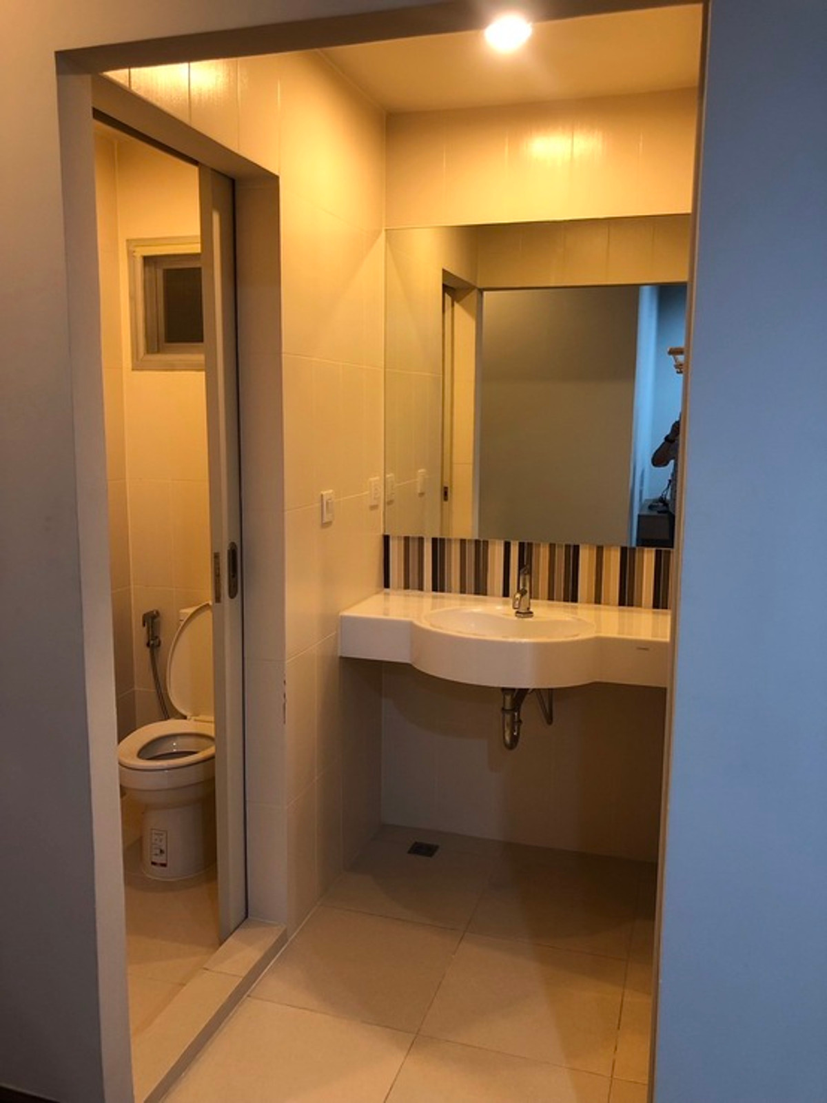 ขายคอนโดรัตนาธิเบศร์ สนามบินน้ำ พระนั่งเกล้า : 💖💖ขาย ราคาถูก Centric Tiwanon Station / 2 ห้องนอน 2 ห้องน้ำ มี ระเบียง ราคาเพียง 4.1 ล้านบาท// สนใจสอบถามได้นะคะ  LINE  ID = atfirm2010  💖💖