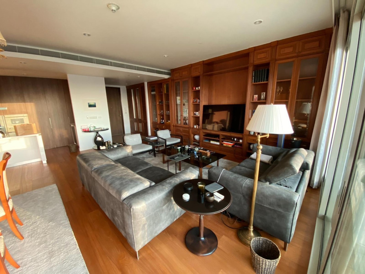 For RentCondoWitthayu, Chidlom, Langsuan, Ploenchit : 🏠✨ 185 Rajadamri | 3 Bedroom for Rent (HBH-ST-117)