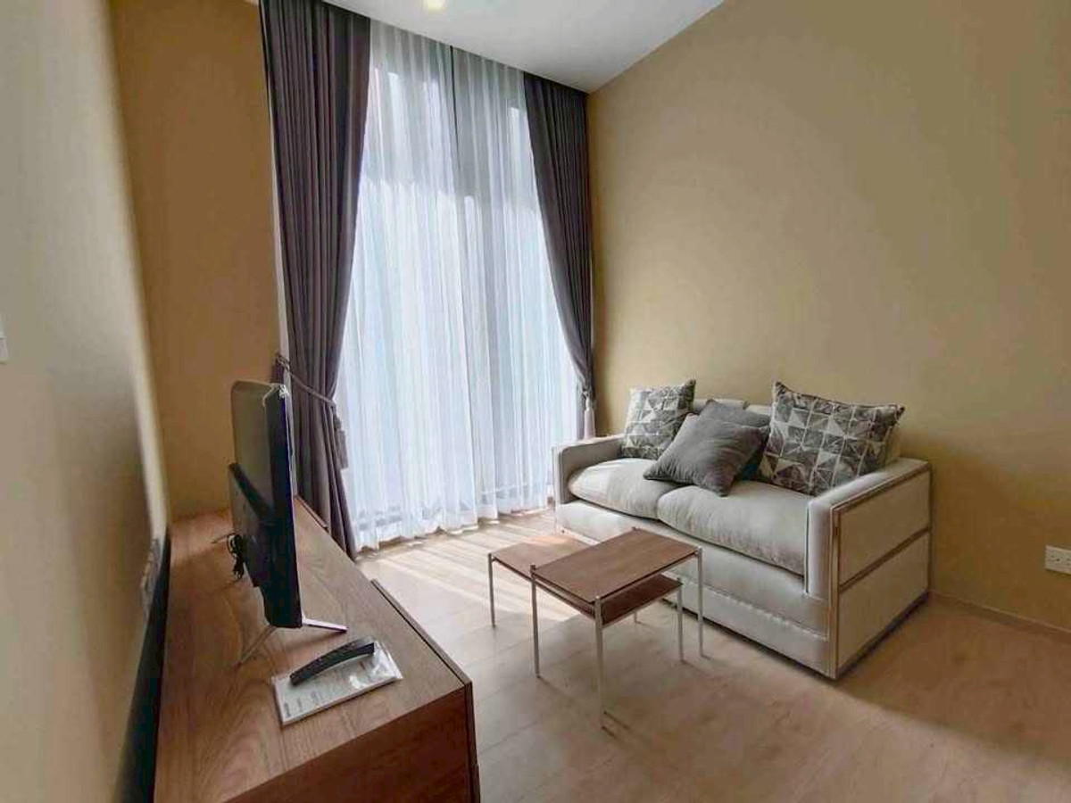 For RentCondoSukhumvit, Asoke, Thonglor : For rent: Noble BE 19, Prime Asoke location, room ready to move in. Live life easily 🏙️🚆