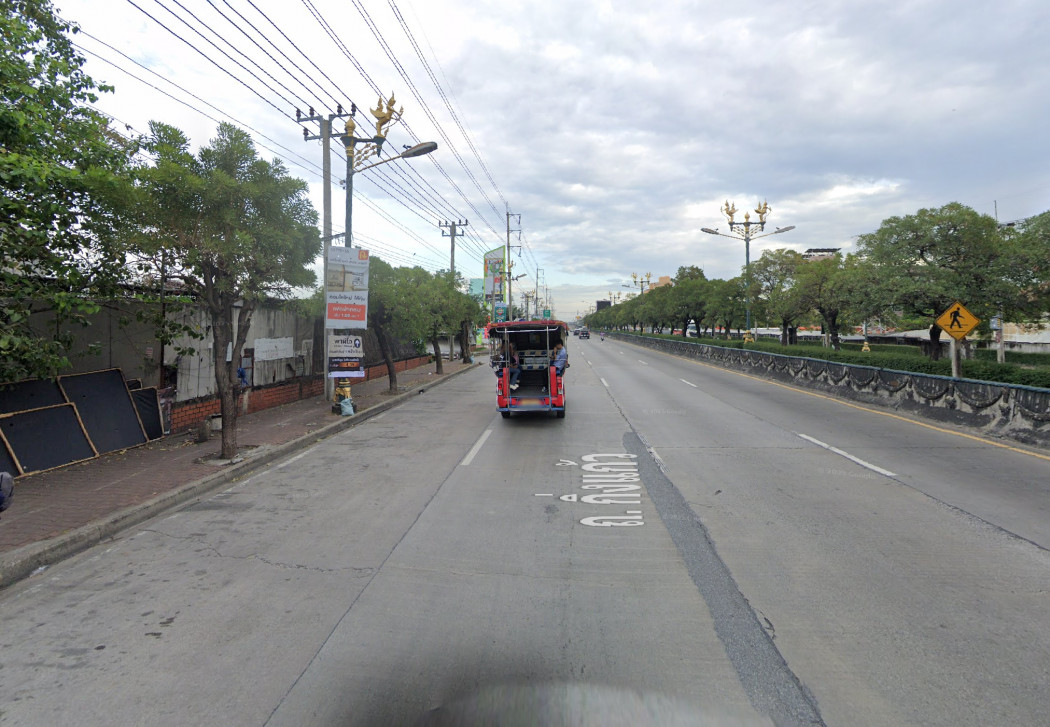 ขายที่ดินสมุทรปราการ สำโรง : ขาย ที่ดิน ติดถนนกิ่งแก้ว 6 ไร่ 79 ตรว เหมาะทำการค้า KK