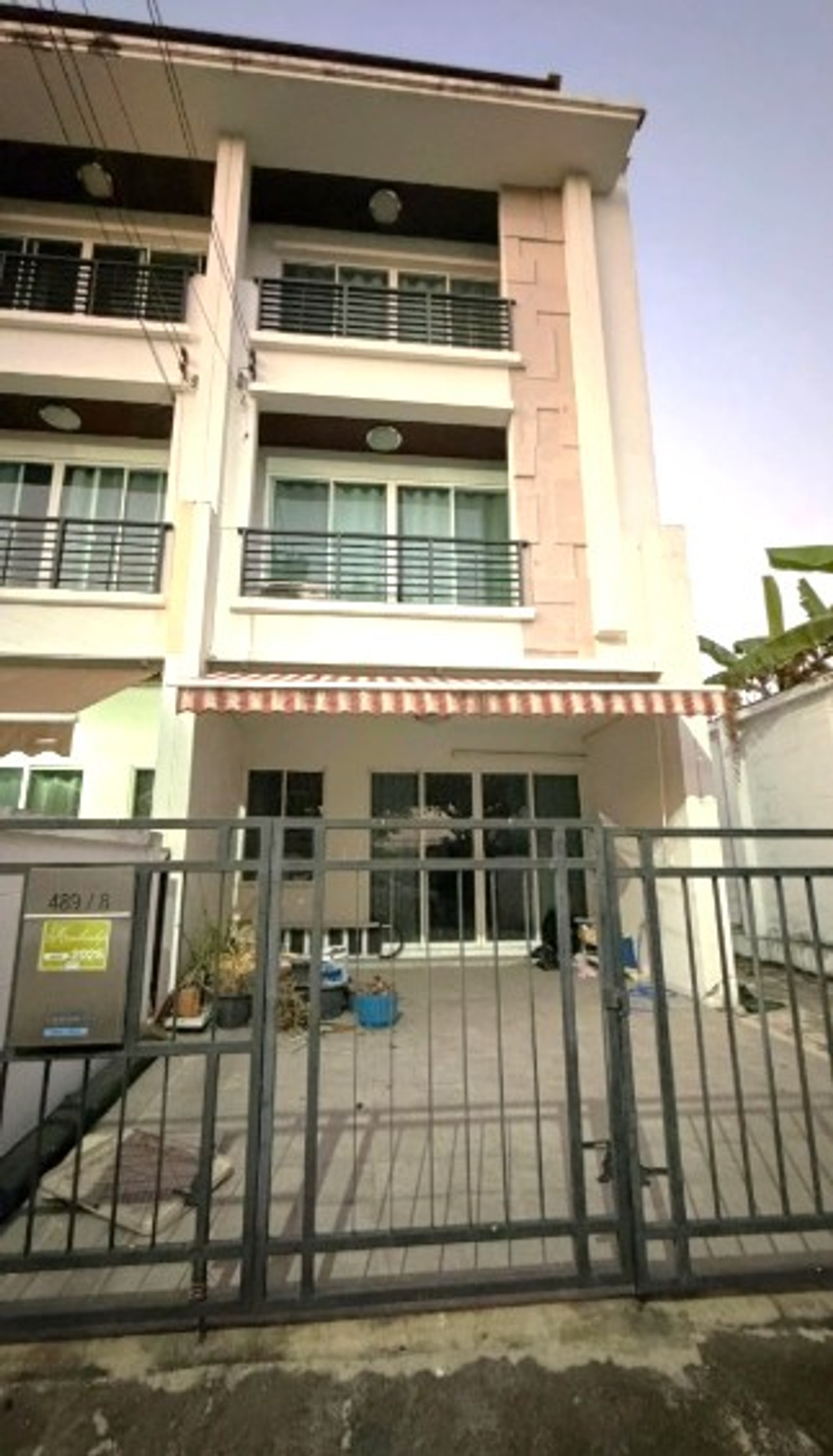 ให้เช่าทาวน์โฮมลาดกระบัง สุวรรณภูมิ : ✨ ให้เช่า ทาวน์โฮม 3 ชั้น หลังมุม หมู่บ้าน บ้านกลางเมือง เอสเซ้นส์ อ่อนนุช - วงแหวน 34 ตรว 3 นอน 3 น้ำ 25000 บาท🏡💖