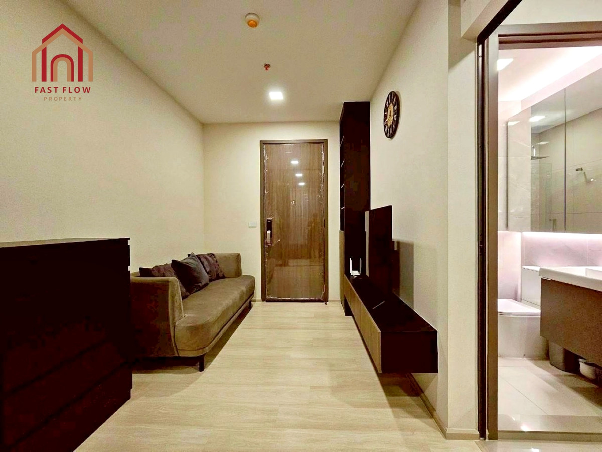 ขายคอนโดสะพานควาย จตุจักร : ขายถูกสุดในโครงการ คอนโด The Privacy จตุจักร ติดถนนวิภาวดีรังสิต ใกล้ห้าแยกลาดพร้าว MRT พหลโยธิน BTS ห้าแยกลาดพร้าว ได้วิวบรรยากาศของต้นไม้สีเขียวจากสวนจตุจักร และสวนรถไฟ เดอะ ไพรเวซี่ จตุจักร ARA