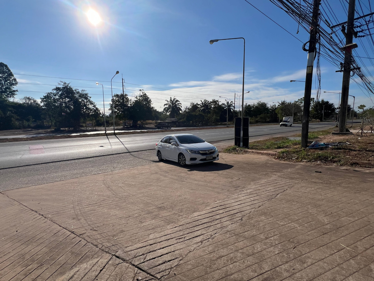 For SaleFactoryPrachin Buri : Land for sale with factory 308 rai 🟣 Land with dark purple layout #next to road 304 📍 Si Maha Phot District, Prachinburi Province #Land suitable for heavy industry #KWASSET