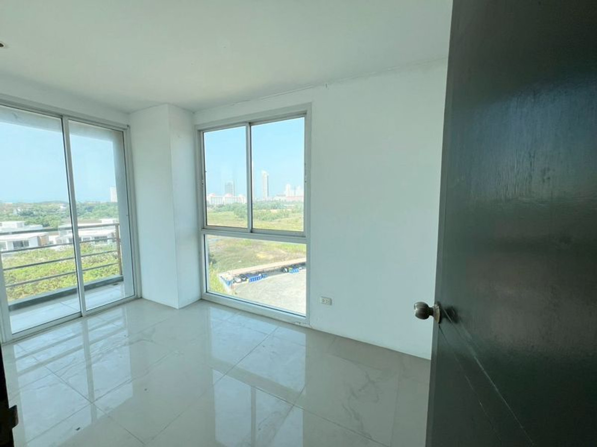 ขายกิจการโรงแรม & กิจการอพาร์ตเมนต์พัทยา บางแสน ชลบุรี สัตหีบ : ขายที่ดิน 2 ไร่ พร้อมกิจการคอนโดวิวทะเล 🌊 200 ห้อง 8 ชั้น  📍จอมเทียน สัตหีบ จ.ชลบุรี   #เปลี่ยนใบประกอบกิจการเป็นโรงแรมได้ ที่ดินผังสีแดง❤️  ใกล้ถนนสุขุมวิท 300 เมตร  ใกล้ทะเลจอมเทียน 700 เมตร 